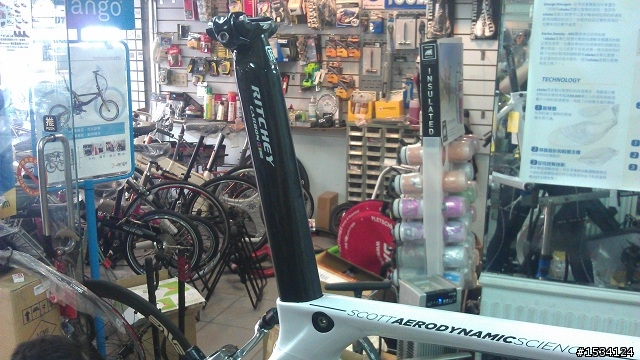 應該是全台首發的2013年  SCOTT FOIL 10