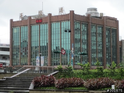 新基隆港務大樓是在西四>西六。那東岸那個舊舊的會拆嗎?