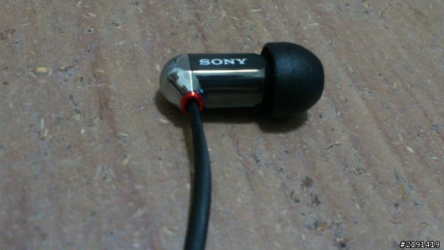 弱弱的多圖SONY XBA-1SL入門款千元入耳式耳機....新手第一次發開箱文