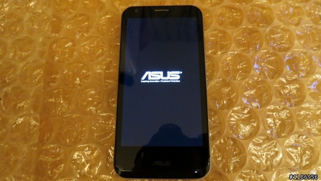 [開箱圖片]我終於收到Padfone2 64G了!!!
