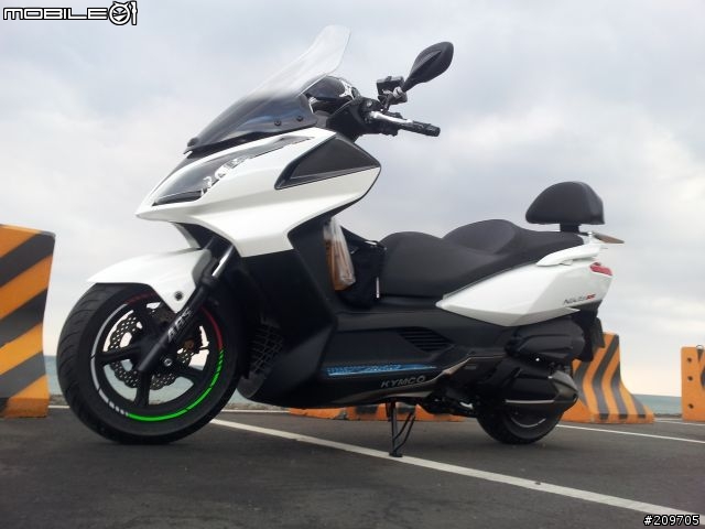 nikita 300 開箱文兼車城土地公廟試駕-第一次發開箱文- 圖多