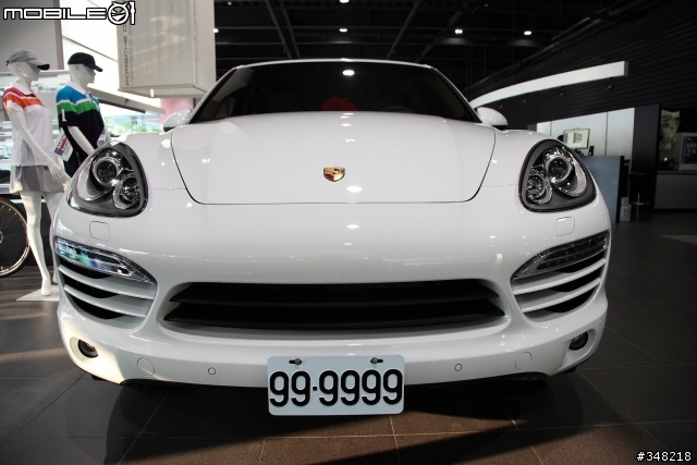 代朋友開箱之2013年式Cayenne 3.0柴油