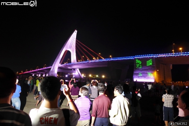大鵬灣跨海大橋新景---光雕點燈音樂會