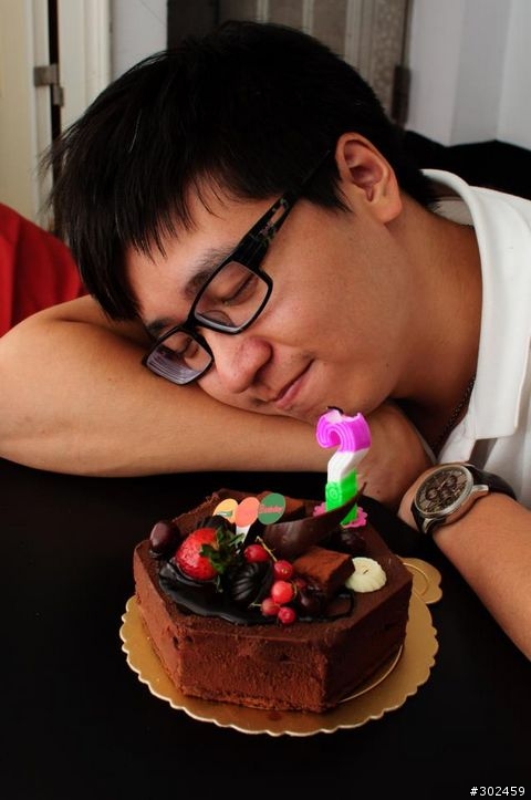 想請神人幫我朋友留下一個美好的生日回憶