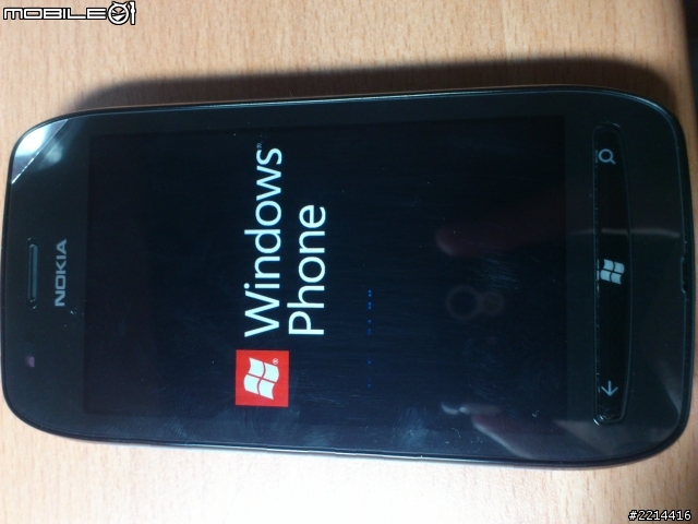 在錯的時機買到對的手機       lumia710  簡單開箱