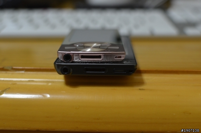 [微開箱]Sony NW-F807/S Gun Metallic Silver限定版