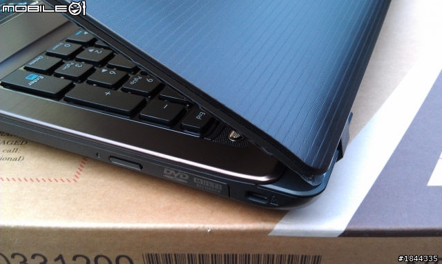 ASUS A53E 筆電開箱!! 新夥伴 麻吉開箱 (不嘴砲不專業開箱)