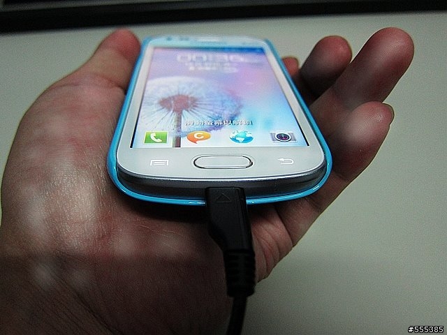 Samsung Galaxy S Duos S7562 雙卡手機-開箱