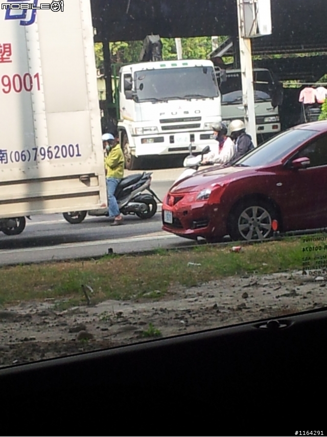 TIIDA輕度偽裝車