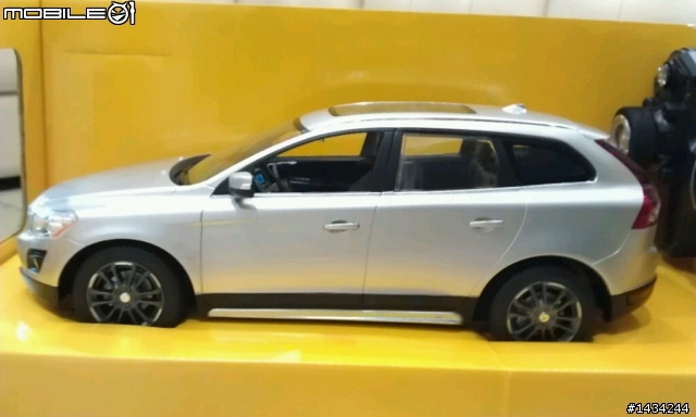 2013 VOLVO V60 T5 R-DESIGN 裸奔開箱(極地白)
