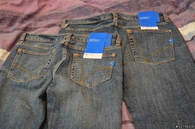 [分享][更新實穿]情人也要一起Jeans by adidas originals.