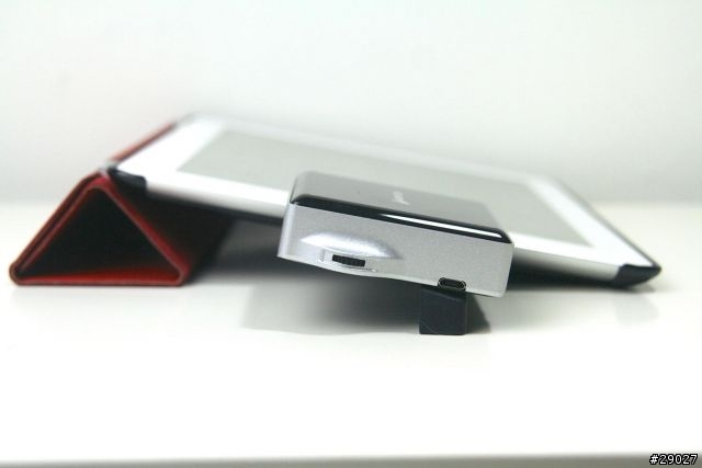 輕巧全能的 iDevices 微投影 i50D