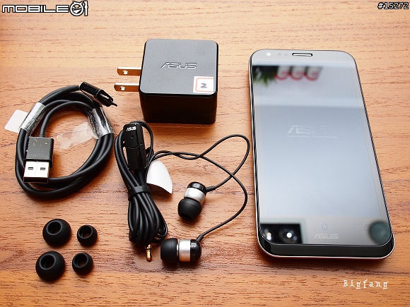 Asus PadFone 2 ，簡單把玩～