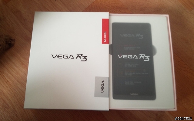4 核 5.3寸IPS屏 泛泰A850L VEGA R3 開箱圖（重發）