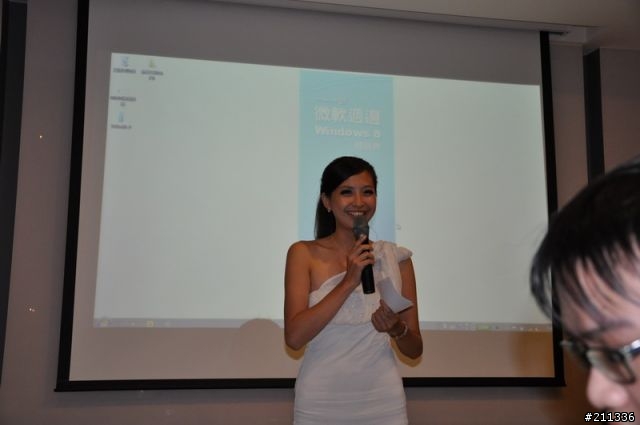 「體驗」微軟windows8觸控滑鼠全新進化&鍵盤