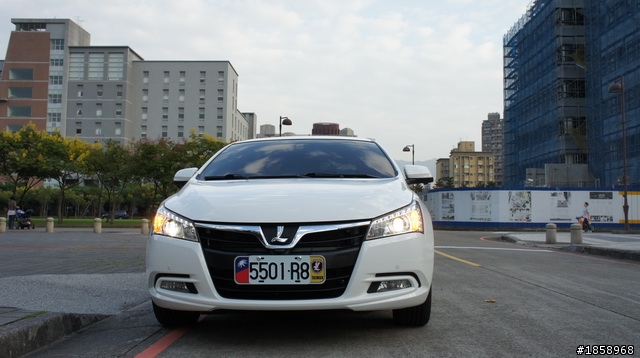 [開箱] 未來.全面解析LUXGEN 5 Sedan開箱報告1