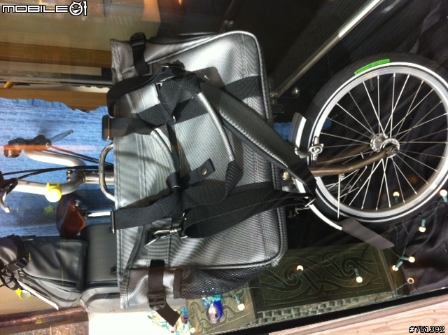 自行開發 小布 前TOTE 袋   請各位車友給意見