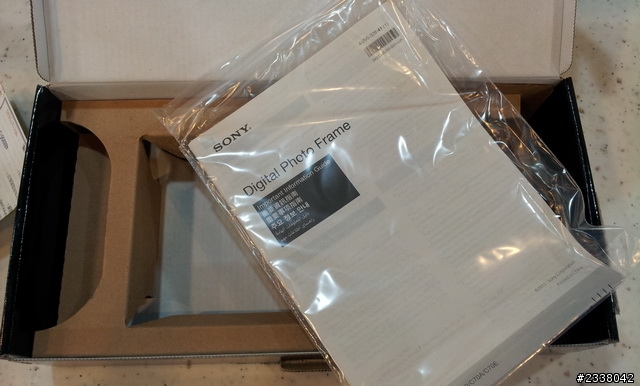 [簡單開箱文] SONY S-Frame DPF-C700 數位相框