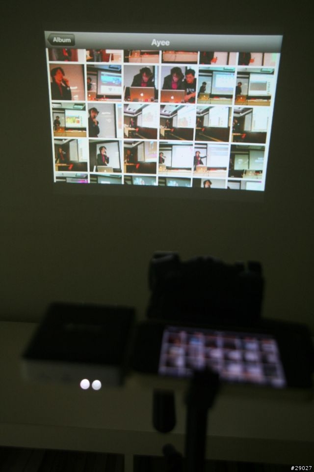 輕巧全能的 iDevices 微投影 i50D