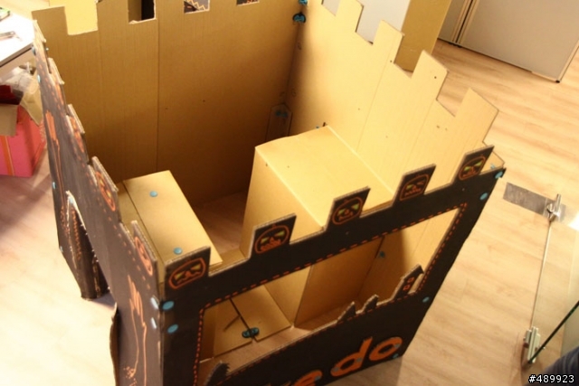 【我是聖誕老公公】萬聖節遊戲城堡裝置 – 回收素材DIY