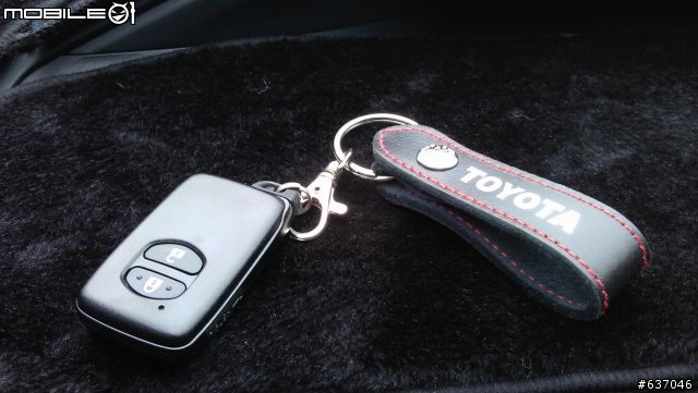 <開箱>好玩、好開、好安全又好省油的PRIUSC