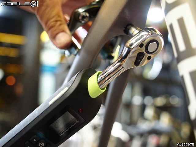[組裝分享] 2012 Carrera Veleno ISP Road Bike……消鈦黑鷹的展翅翱翔記