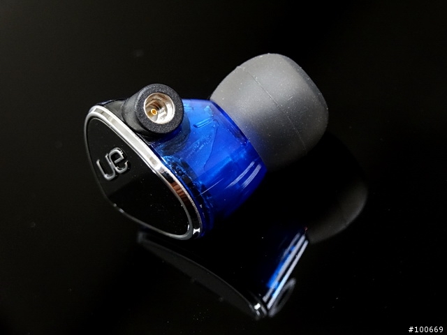 【搶先開箱】UE900公司貨 來啦!! - 報修回來了!!