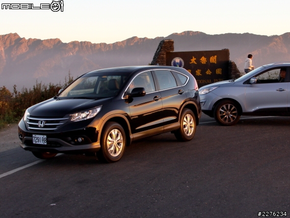 國產SUV雙雄斷油對決 Honda CR-V 2.4 vs. Hyundai ix35S(10/24完整更新)