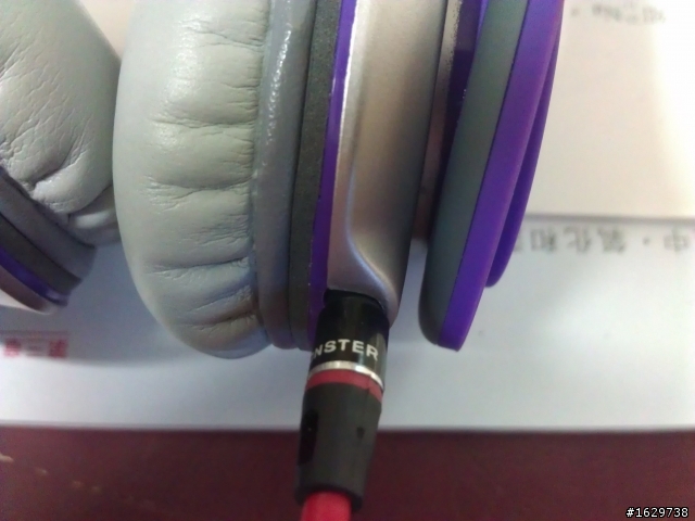 請大家幫我看看這Beats Solo耳機是真是假.....