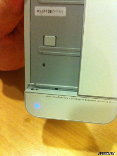 ((分享)) 讓iphone也變黑莓機~新奇的過期玩具>>inature 藍牙鍵盤保護殼