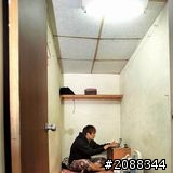 慘 台北籠民 v.s 爽 小資OL