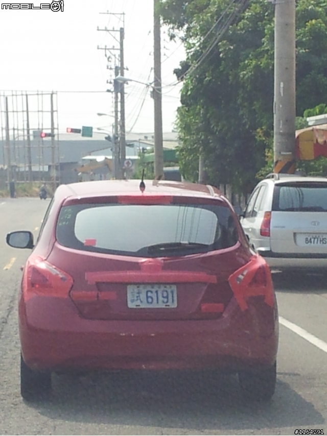 TIIDA輕度偽裝車