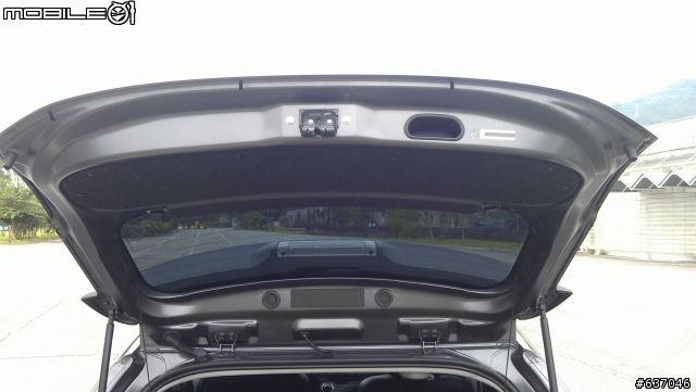 <開箱>好玩、好開、好安全又好省油的PRIUSC