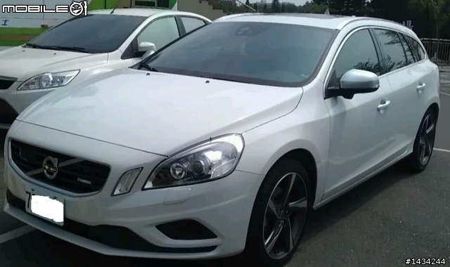 2013 VOLVO V60 T5 R-DESIGN 裸奔開箱(極地白)