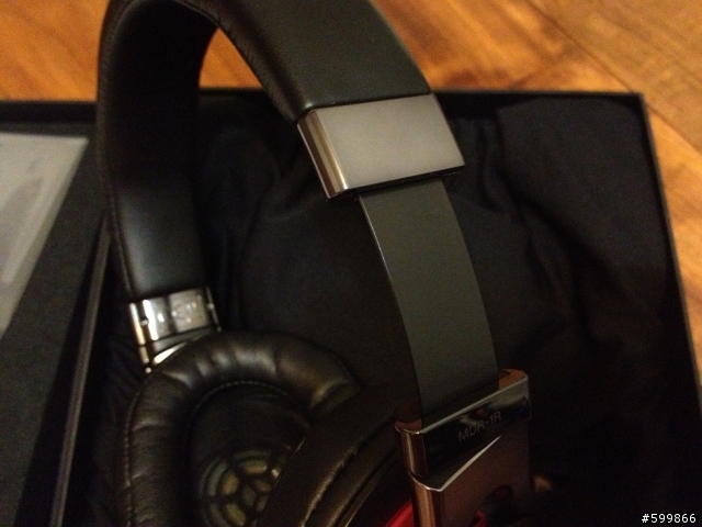 [開箱]無敵配色！紅、黑、鐵灰！ SONY MDR-1R