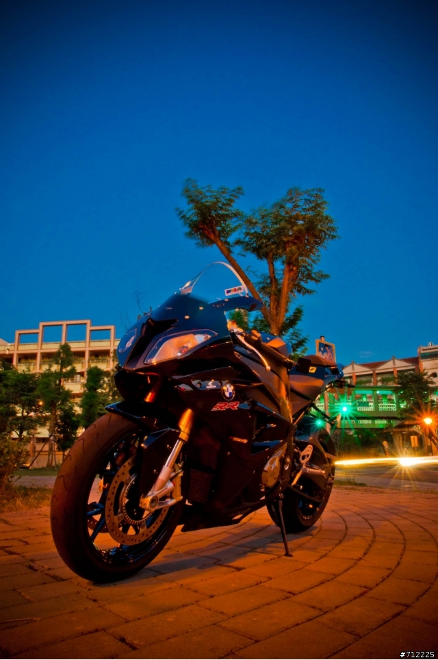 【補開箱】BMW S1000RR 黑暗騎士版