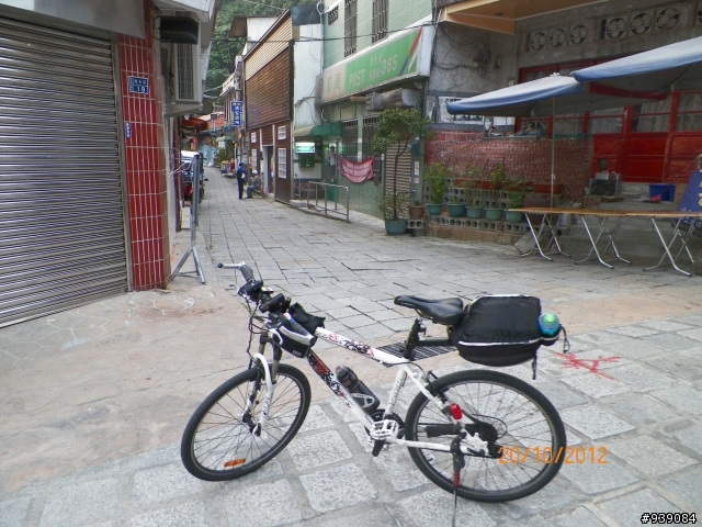 清晨的大湖、豆腐街行