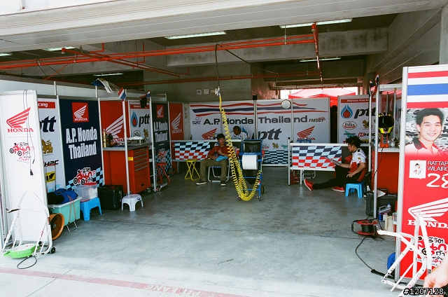 帶底片機去賽車場 -- 非常滿意！(圖多，別用手機看)