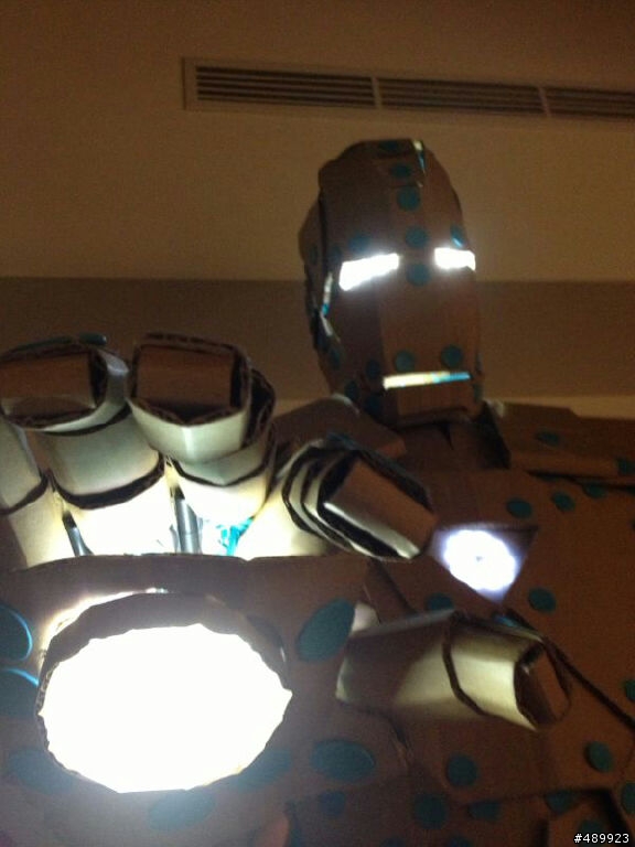 鋼鐵人 MARK VI 1:1 模型製作過程分享 – 紙箱手創 DIY