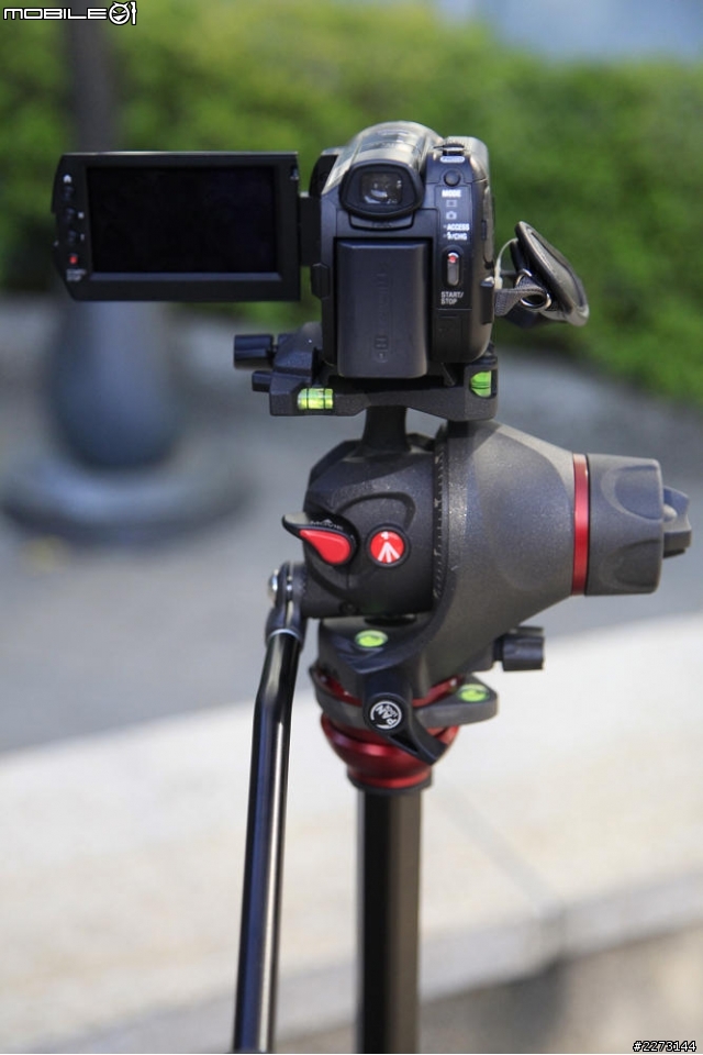[開箱] Manfrotto 755CX3+MH055M8-Q5搭配Zeiss CP.2
