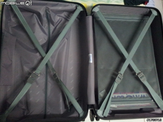 [簡單分享]RIMOWA 890.63之救命啊!箱子被鯊魚咬到了~