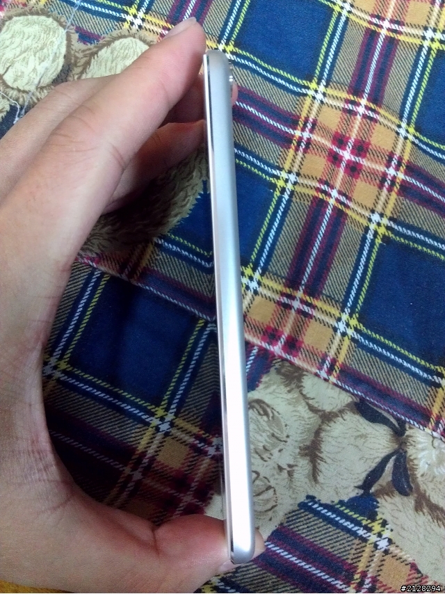 64g 新玩具 ipod touch 5 (銀白) 12790超划算