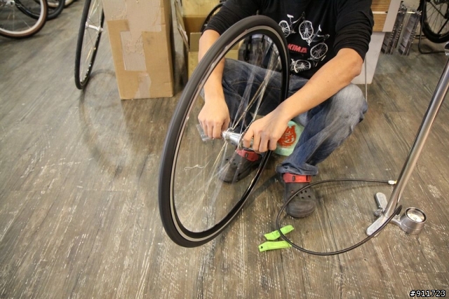 道卡斯TAOKAS STRIKER SL+STARBIKE輪組開箱 同好也一起來簽到