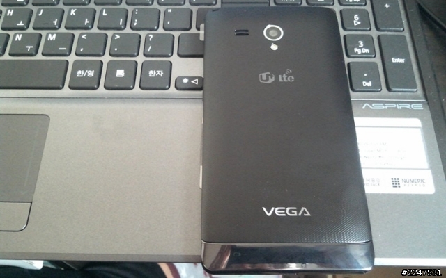 4 核 5.3寸IPS屏 泛泰A850L VEGA R3 開箱圖（重發）