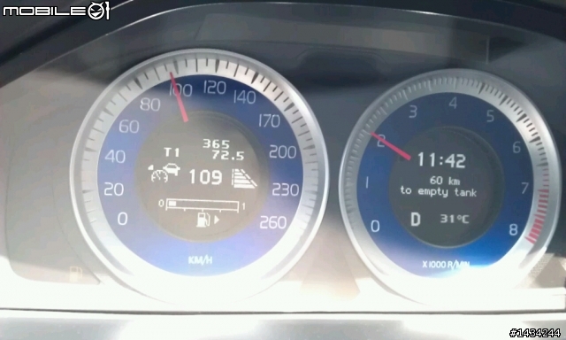 2013 VOLVO V60 T5 R-DESIGN 裸奔開箱(極地白)