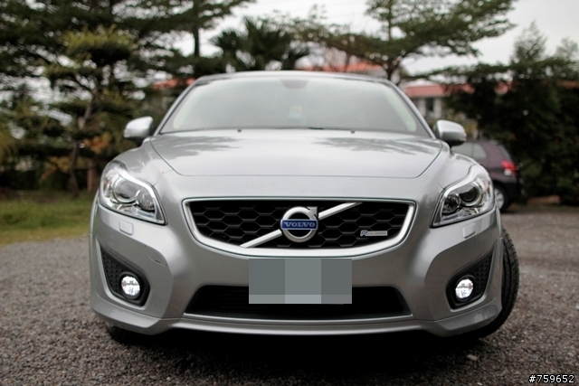 [寶貝車開箱](圖多)人生中第一台進口車 volvo c30 D4 r-design 東奔西跑趴趴走