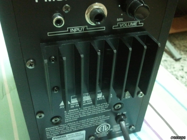 [遲來的開箱文] 麻雀雖小卻音質優異的主動式喇叭 Fostex PM0.4n (Red)