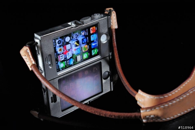 入手ZCWORLD iPhone 4 4s專用復古萊卡相機造型殼