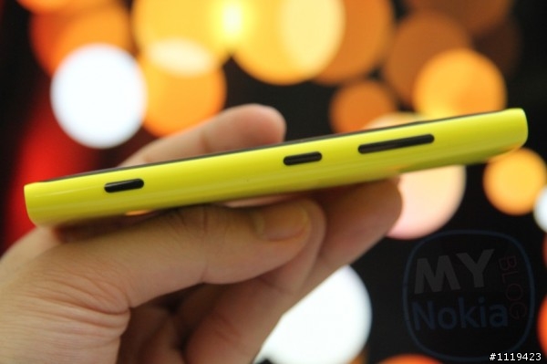 【照片】Nokia Lumia 920 黃色開箱 vs HTC 8X