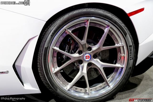 UR 1200HP Aventador